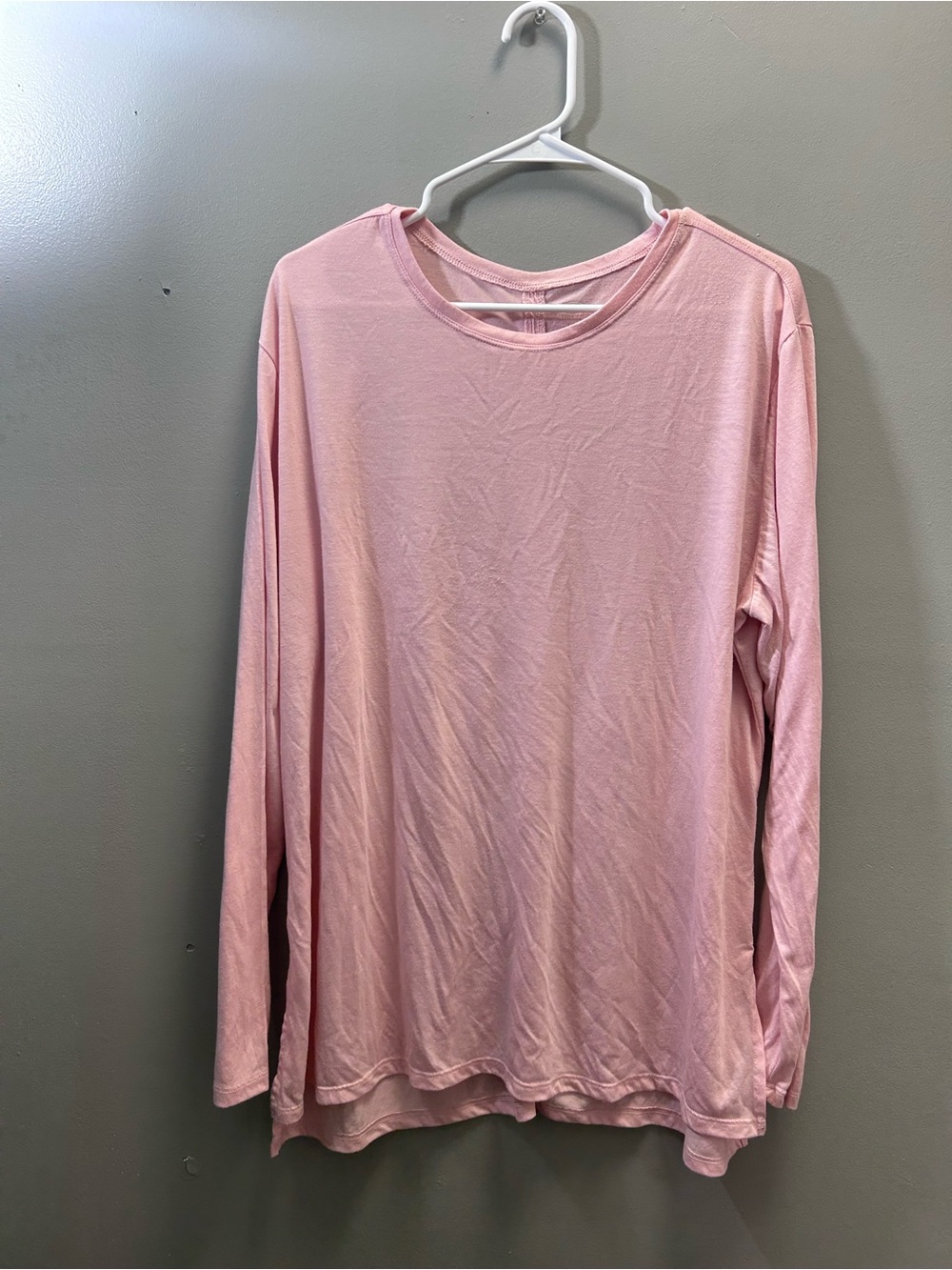 Athletic Works Light Pink Long Sleeve Crew Neck Top